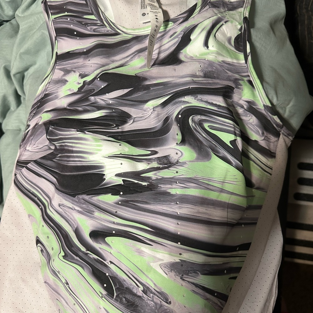 Abstract Swirl Tank Top Lululemon Fast &Free